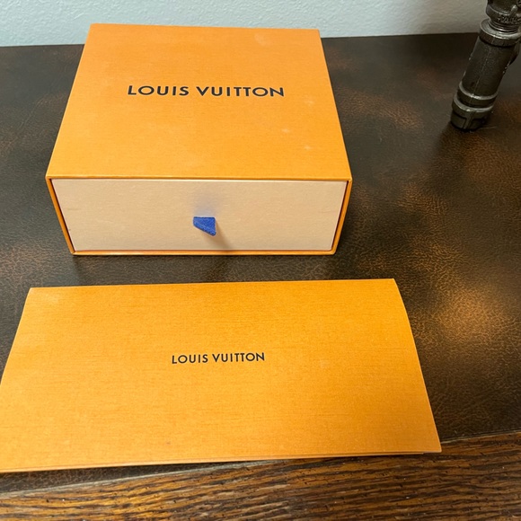 Men’s Louis Vuitton Bifold Wallet - Picture 14 of 15
